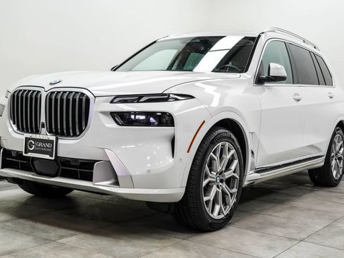 Used 2026 BMW X7 xDrive40i AWD/4WD image 7