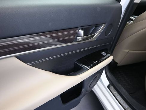 Used 2017 Lexus GS 350 w/ Preferred Accessory Package RWD image 15