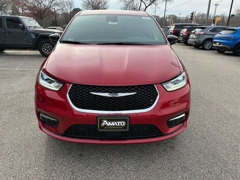 New 2026 Chrysler Pacifica Select AWD/4WD image 3