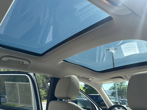 Used 2023 Mercedes-Benz GLB 250 image 27