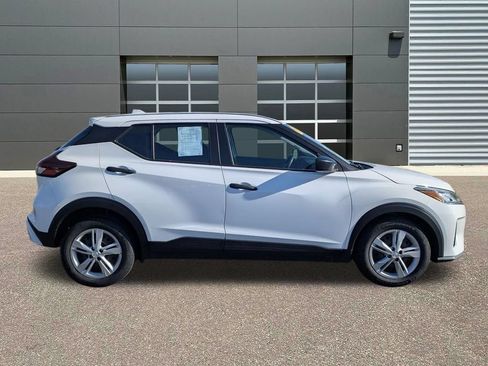 Used 2023 Nissan Kicks S FWD image 4