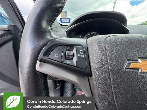 Used 2019 Chevrolet Trax LT w/ Sun & Sound Package AWD/4WD image 16