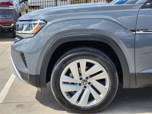 Used 2022 Volkswagen Atlas Cross Sport SE image 9