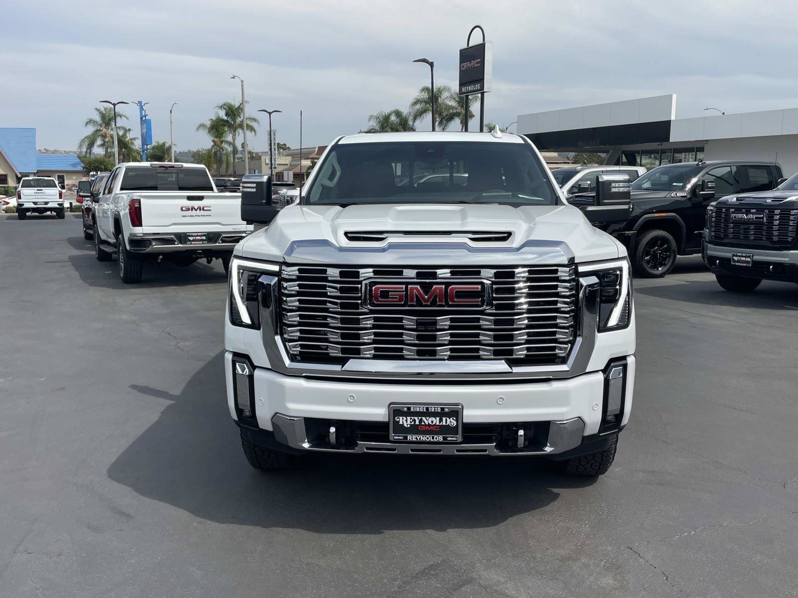New 2026 GMC Sierra 3500 Denali w/ Denali Reserve Package AWD/4WD image 2