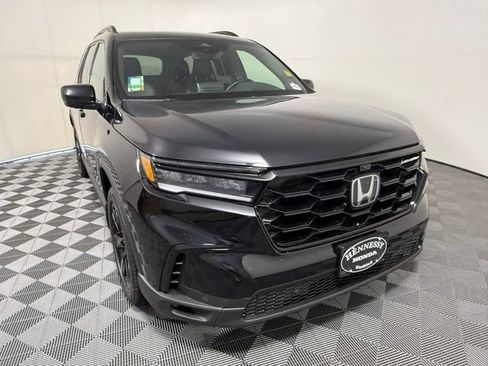 Used 2025 Honda Pilot Black Edition image 8