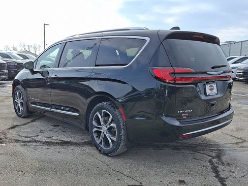 New 2026 Chrysler Pacifica Pinnacle image 3