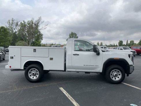 New 2024 GMC Sierra 3500 Pro w/ Convenience Package image 4