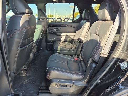 Used 2023 Honda Pilot TrailSport image 28