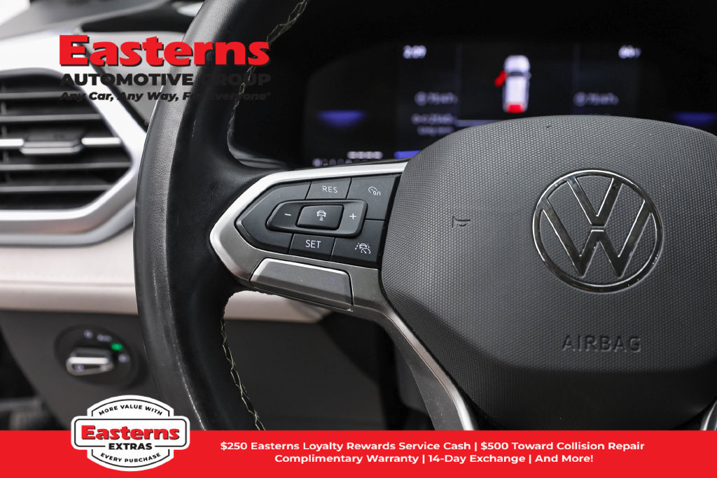 Used 2025 Volkswagen Taos SE FWD image 16