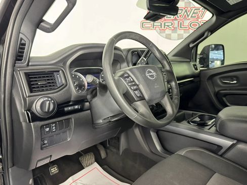 Used 2024 Nissan Titan SV w/ SV Convenience Package AWD/4WD image 10