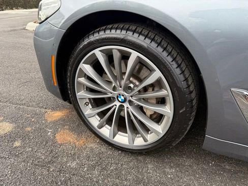 Used 2021 BMW 530i xDrive image 9