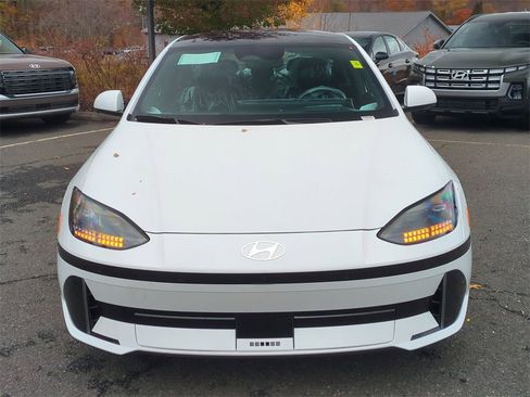 New 2025 Hyundai Ioniq 6 Limited image 8
