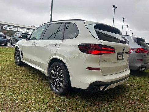 New 2026 BMW X5 xDrive40i w/ M Sport Package image 3