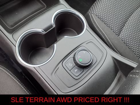 Used 2022 GMC Terrain SLE AWD/4WD image 16