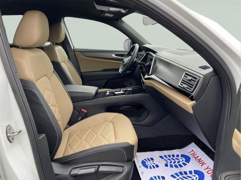 Used 2024 Volkswagen Atlas Cross Sport SE image 15