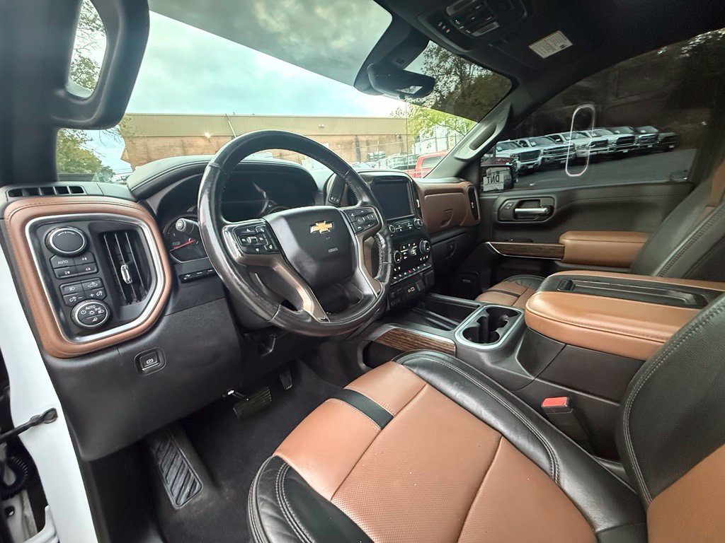 Used 2019 Chevrolet Silverado 1500 High Country w/ Technology Package AWD/4WD image 26