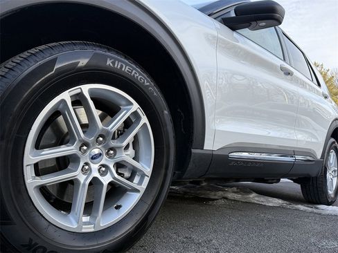 Used 2025 Ford Explorer Active image 10