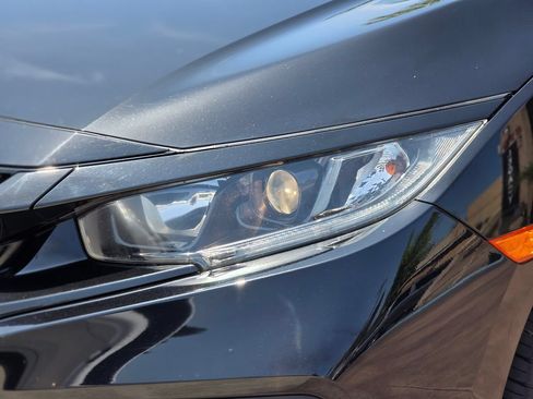 Used 2020 Honda Civic Sport image 6