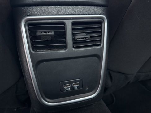 Used 2023 Dodge Charger SXT image 14