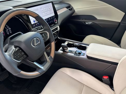 Certified 2024 Lexus RX 350 Premium w/ Convenience Package AWD/4WD image 11