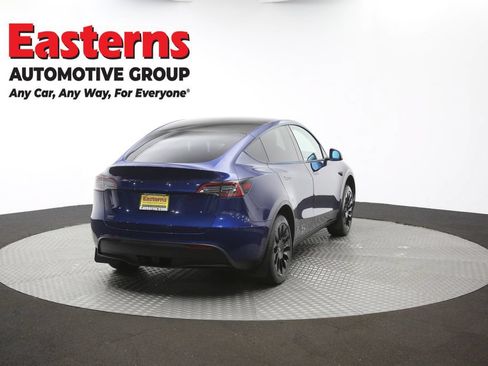 Used 2021 Tesla Model Y Long Range AWD/4WD image 31