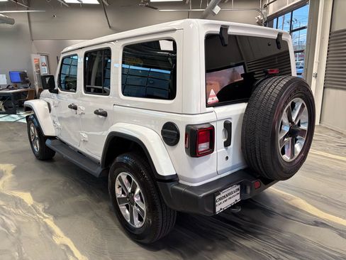Used 2018 Jeep Wrangler Unlimited Sahara w/ Uconnect 4C Nav & Sound Group AWD/4WD image 31