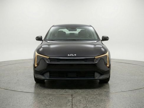 Used 2025 Kia K4 FWD image 2
