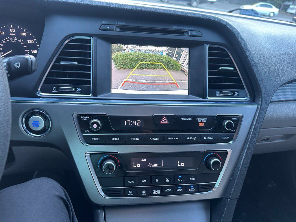 Used 2017 Hyundai Sonata SE FWD image 13