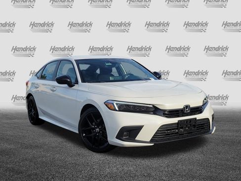 Used 2024 Honda Civic Sport image 2