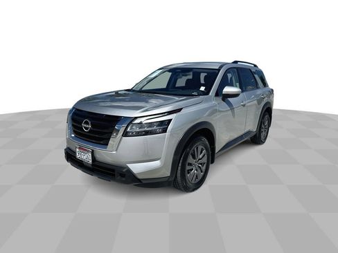 Used 2022 Nissan Pathfinder SV AWD/4WD image 1
