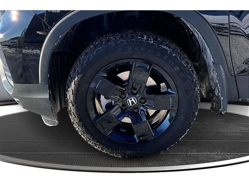 Used 2025 Honda Ridgeline Black Edition image 10