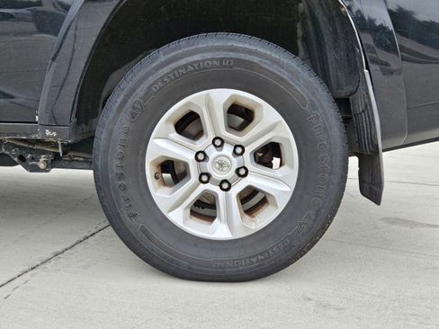 Used 2018 Toyota 4Runner SR5 RWD image 19