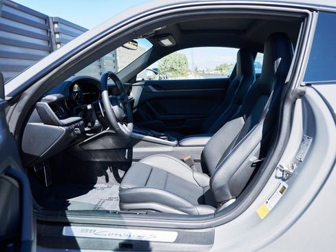 Used 2024 Porsche 911 Carrera 4S w/ Premium Package image 25