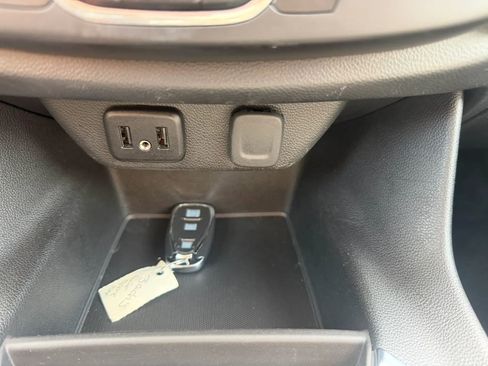 Used 2020 Chevrolet Traverse LS AWD/4WD image 20