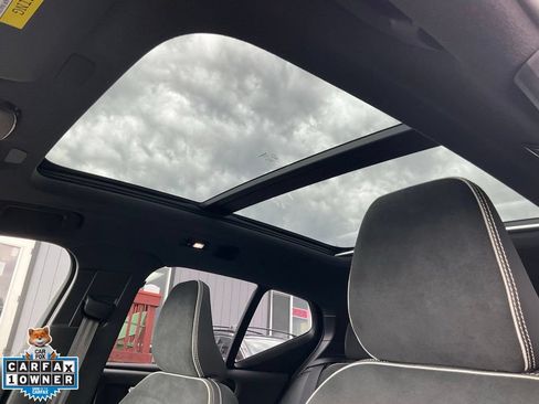 Used 2022 Volvo XC40 P8 Recharge Plus AWD/4WD image 21