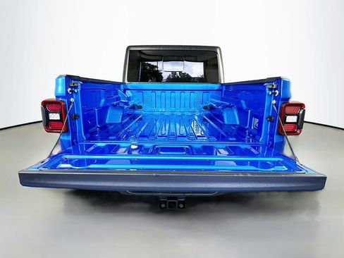 Used 2023 Jeep Gladiator Sport AWD/4WD image 26