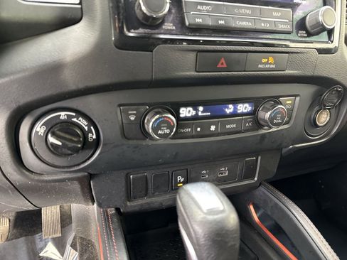Certified 2022 Nissan Frontier PRO-4X w/ Technology Package AWD/4WD image 10