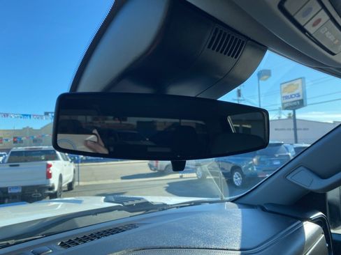 Used 2024 Chevrolet Silverado 2500 LT image 39