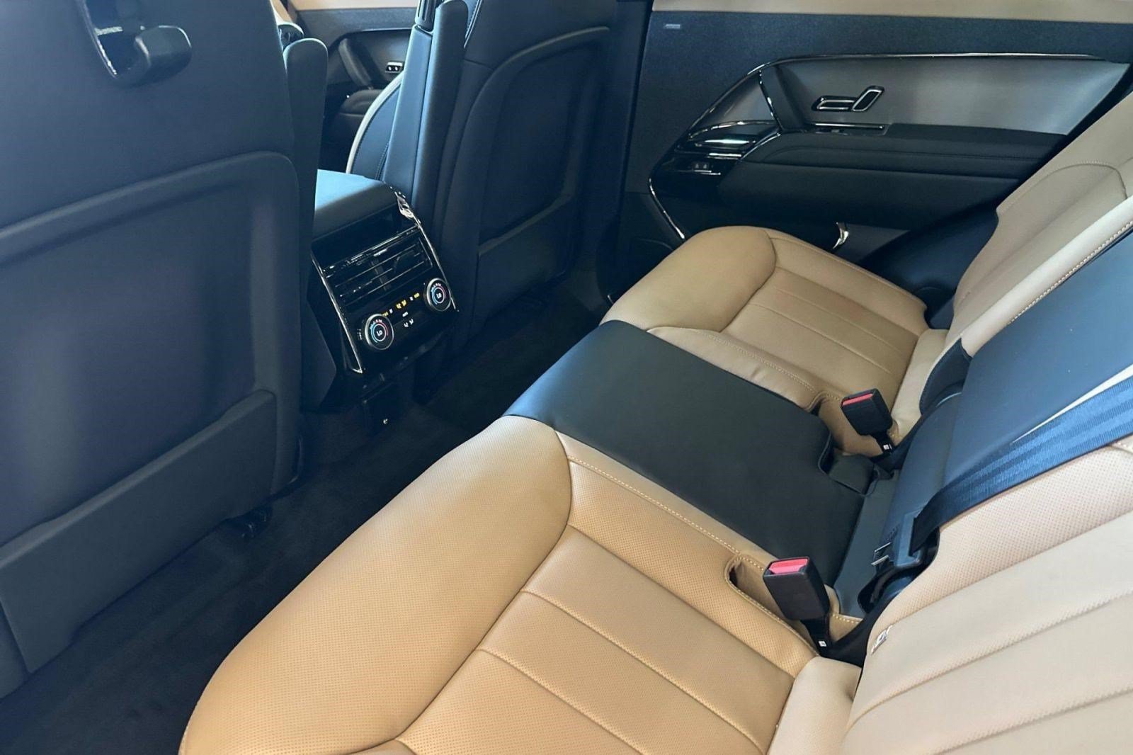 New 2026 Land Rover Range Rover Sport Dynamic SE AWD/4WD image 25