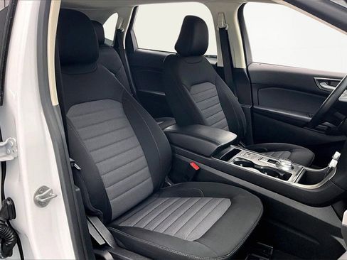 Used 2022 Ford Edge SE w/ Black Appearance Package image 7