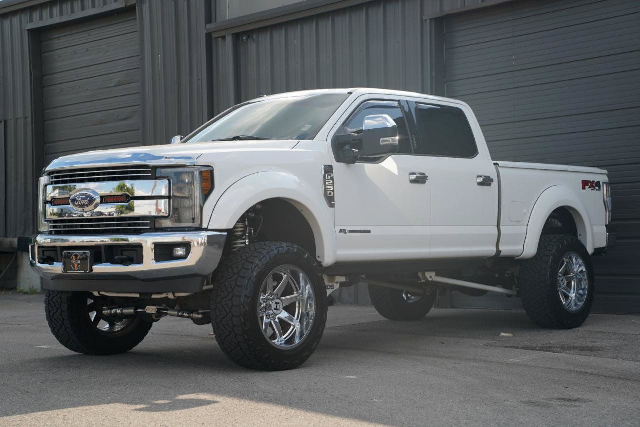 Used 2018 Ford F250 Lariat w/ Lariat Ultimate Package AWD/4WD image 4