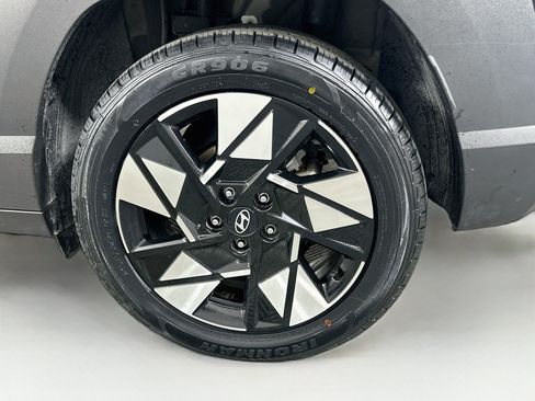 Used 2025 Hyundai Kona SEL FWD image 11