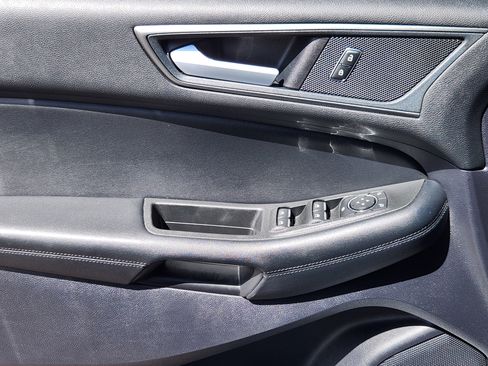 Used 2020 Ford Edge SE w/ Cargo Accessory Package FWD image 7