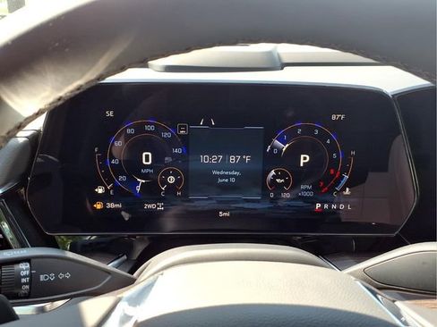 New 2026 Chevrolet Tahoe Premier w/ Sun And Tow Package AWD/4WD image 14