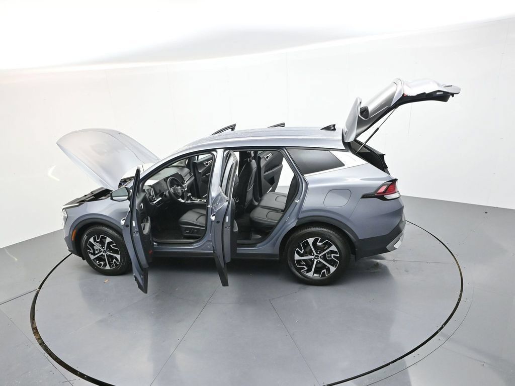 Used 2023 Kia Sportage EX FWD image 28