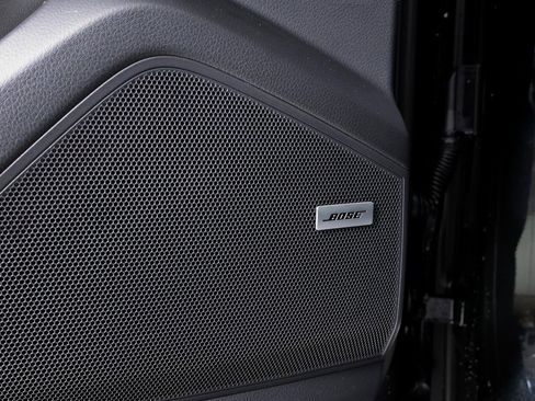 Used 2025 Porsche Cayenne image 16