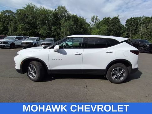 Used 2024 Chevrolet Blazer LT w/ Driver Confidence Package AWD/4WD image 2