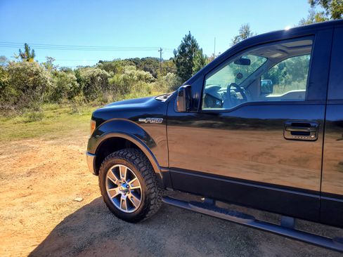 Used 2014 Ford F150 Lariat w/ Equipment Group 501A Mid image 19