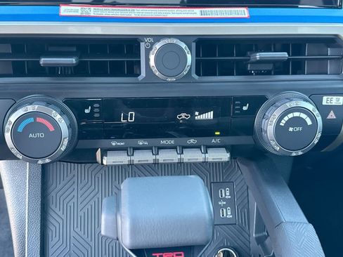 Used 2025 Toyota Tacoma TRD Off-Road AWD/4WD image 22