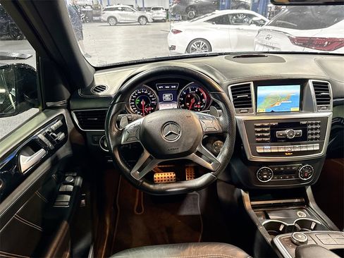 Used 2012 Mercedes-Benz ML 63 AMG 4MATIC image 25